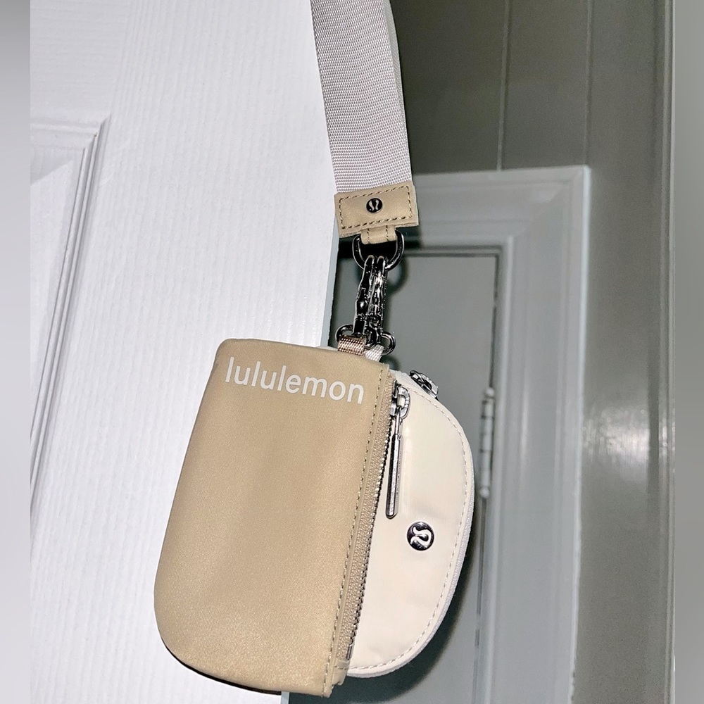 Lululemon Dual Pouch Wristlet